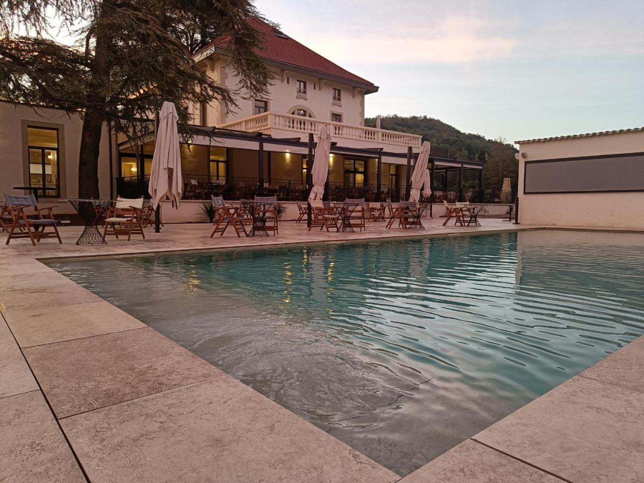 Sequoias Golf & Ressort Hotel Ruy-Montceau Exterior foto