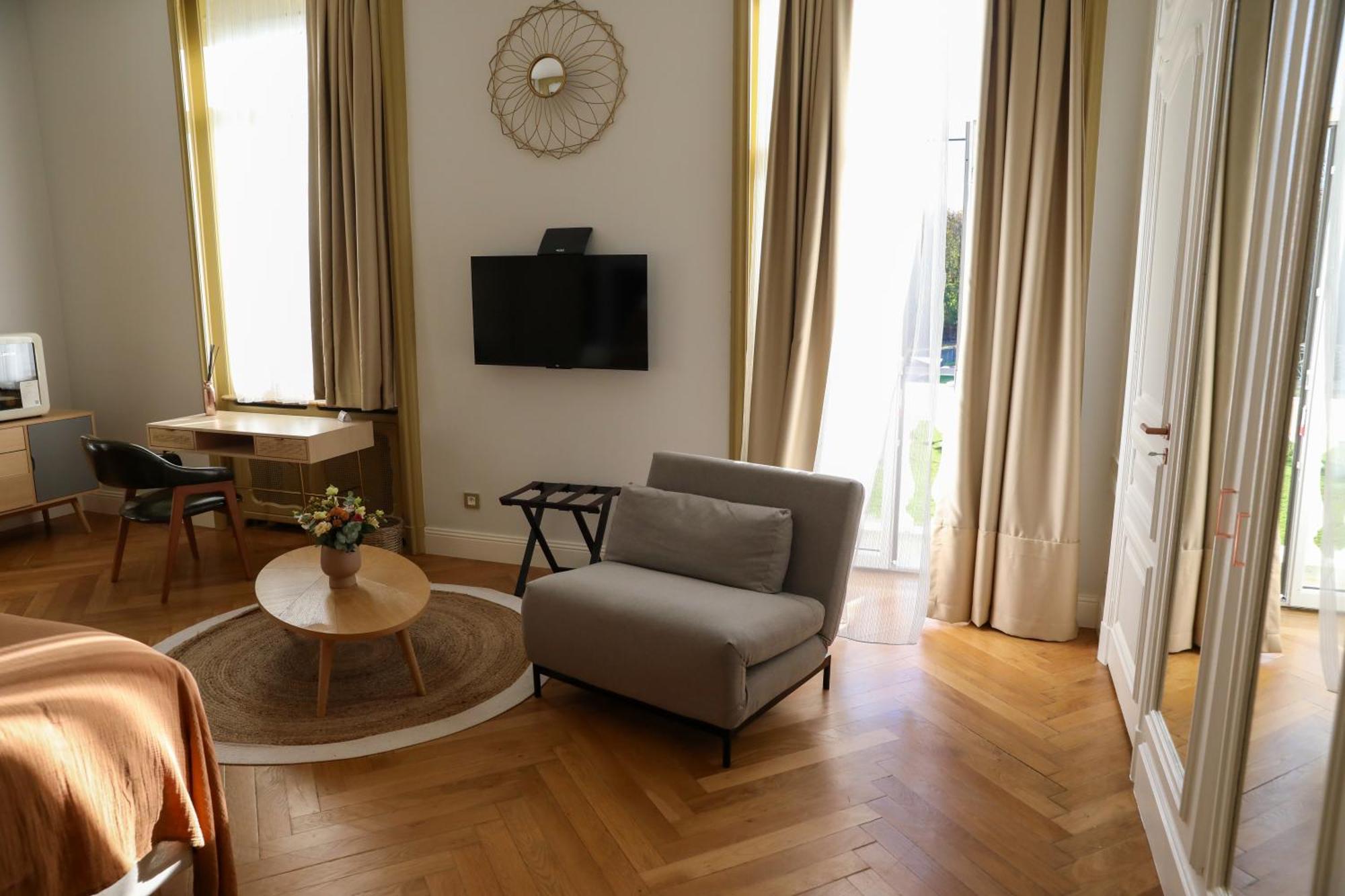Sequoias Golf & Ressort Hotel Ruy-Montceau Exterior foto