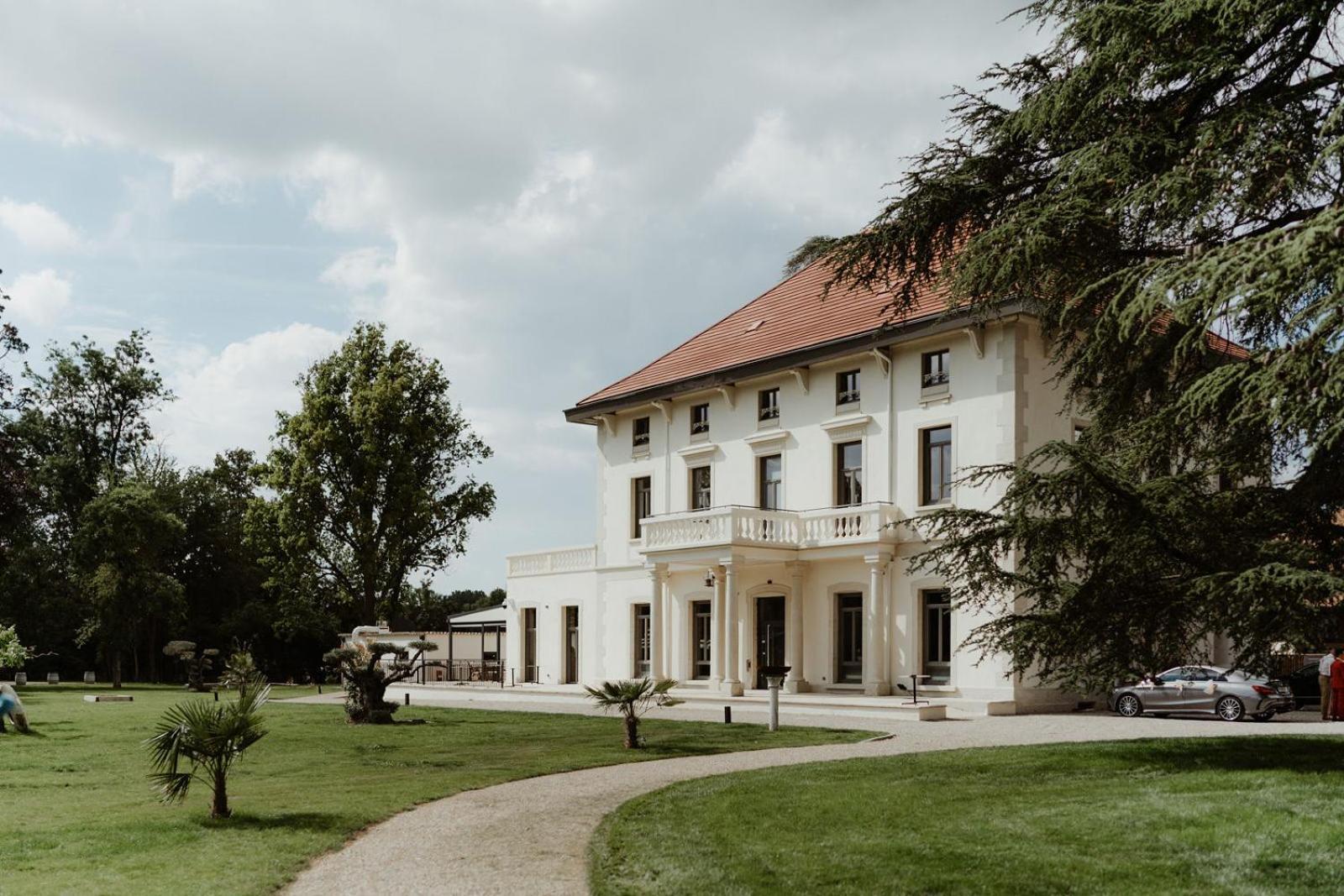 Sequoias Golf & Ressort Hotel Ruy-Montceau Exterior foto