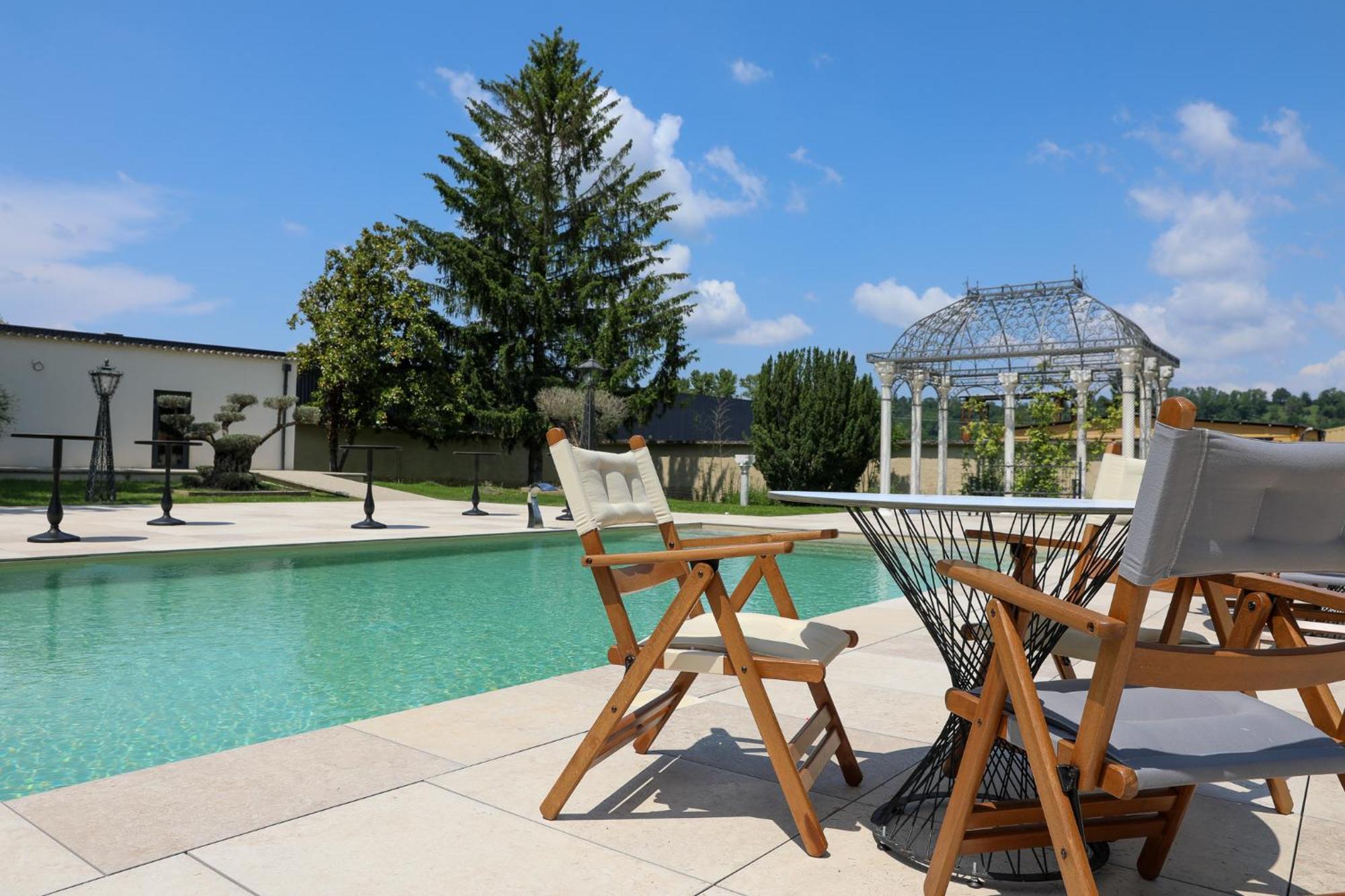 Sequoias Golf & Ressort Hotel Ruy-Montceau Exterior foto